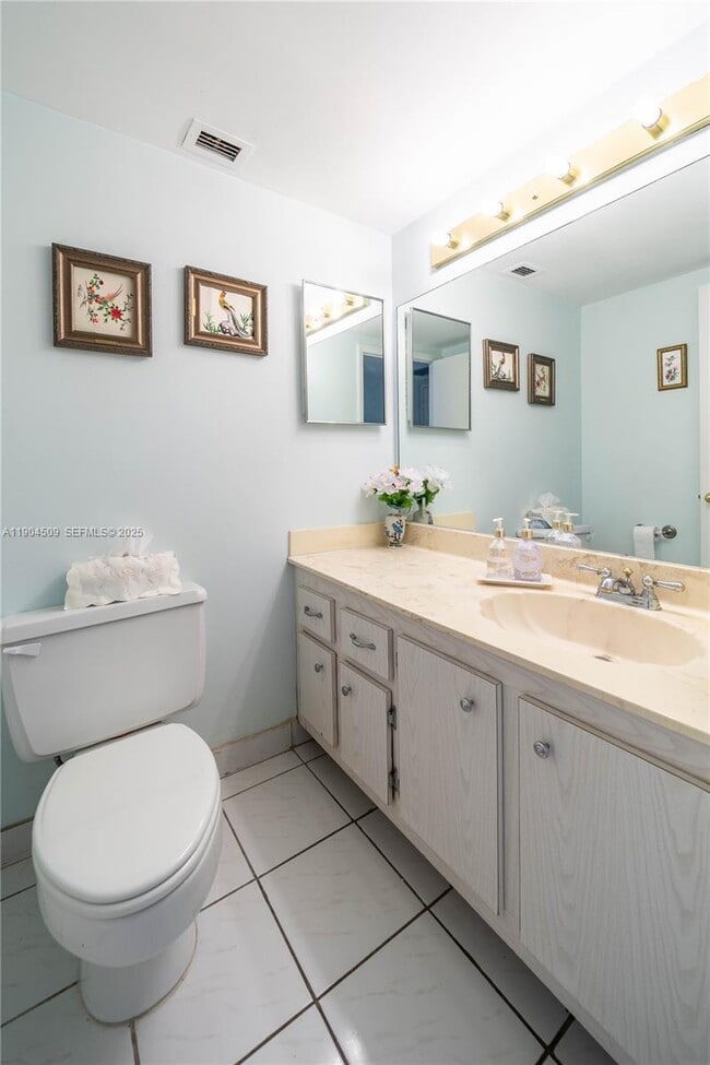 Building Photo - 3800 S Ocean Dr