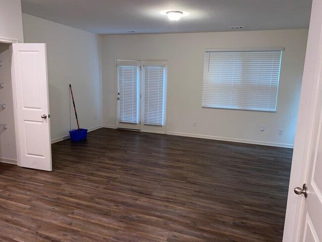 Building Photo - 3063 Tarian Way