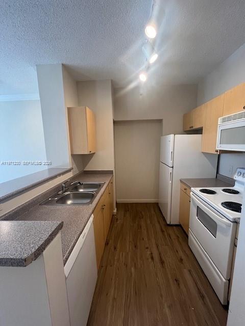 Building Photo - 1900 Van Buren St