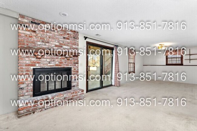 Building Photo - Lenexa West Subdivision