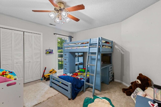 Building Photo - Charming 3-Bedroom Retreat with 2 Full Bat...