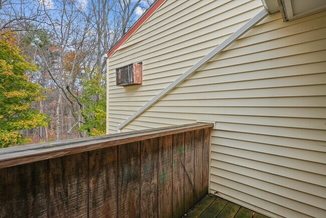 Building Photo - 18 Mason Ct