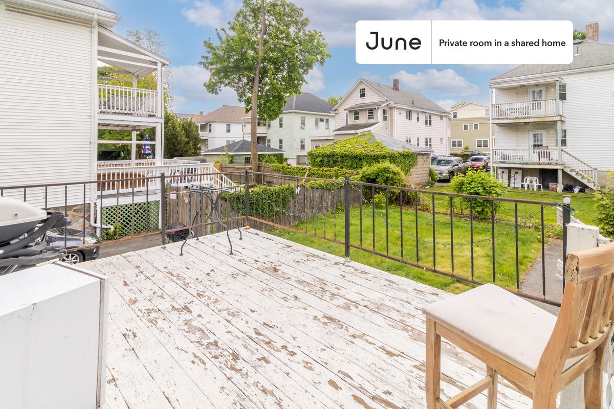 Building Photo - Room in Shared 7 bed/2 bath home