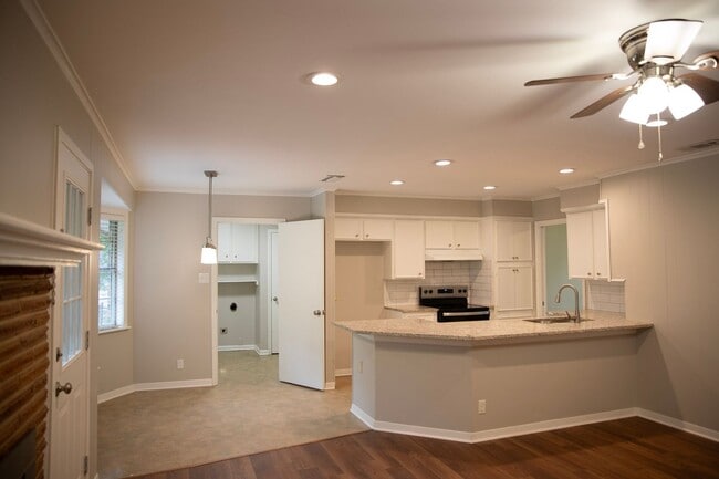 Building Photo - Lease Takeover Opportunity Available! 4 Be...