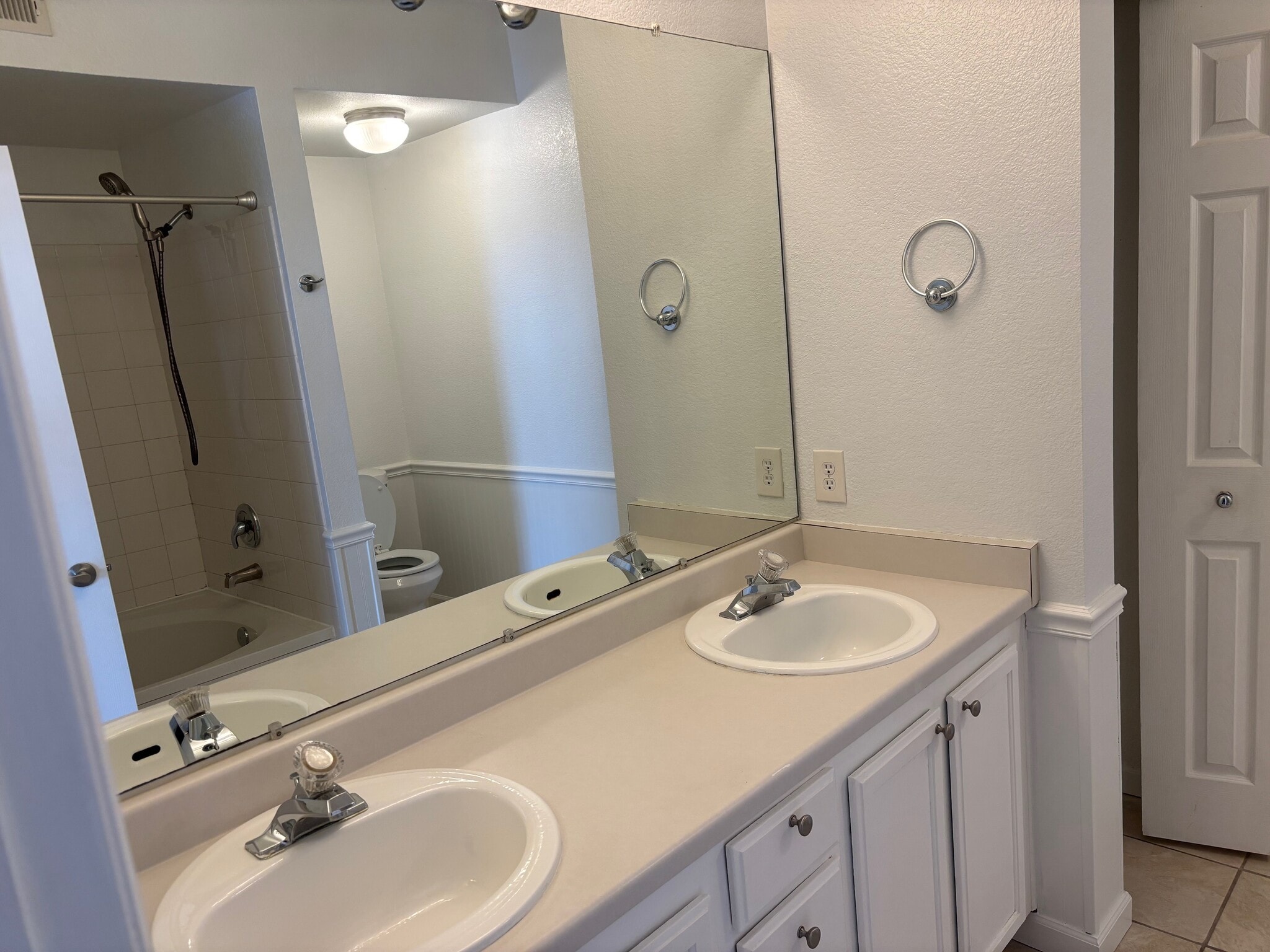 Building Photo - 7440 S Blackhawk St