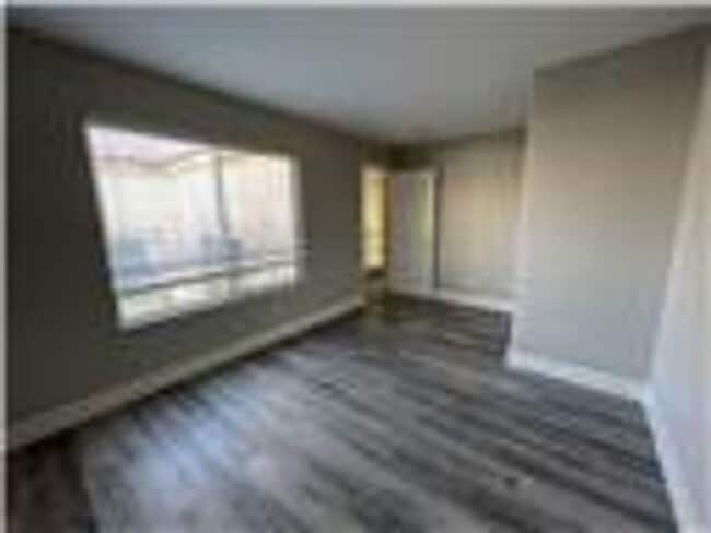 Building Photo - Beautiful Remodeled 2 Story Home in Seven ...
