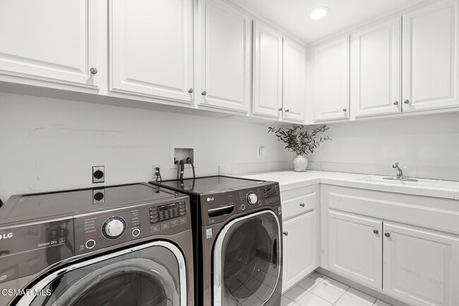 Building Photo - 2485 Waldemar St