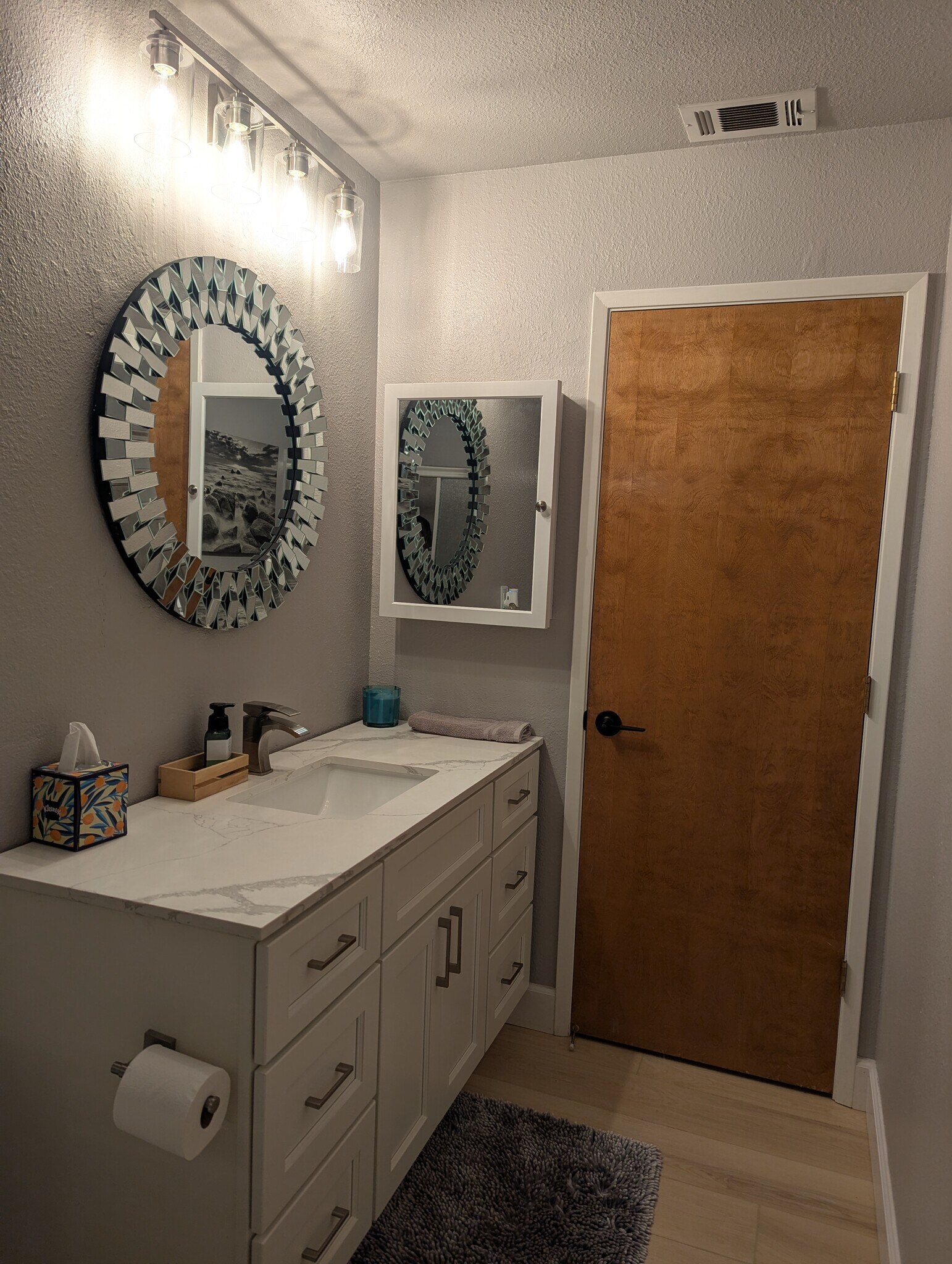 Building Photo - 2337 St Lawrence Ln