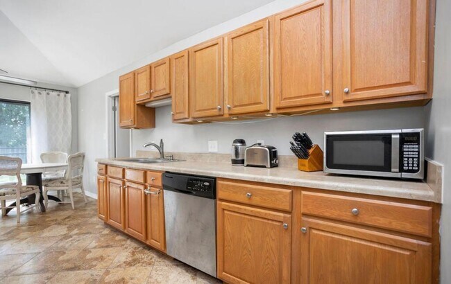 Building Photo - 3bed in Fox Den Villages in Navarre