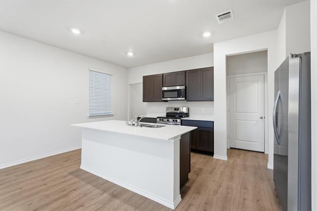 Building Photo - 215 Arbor Dr