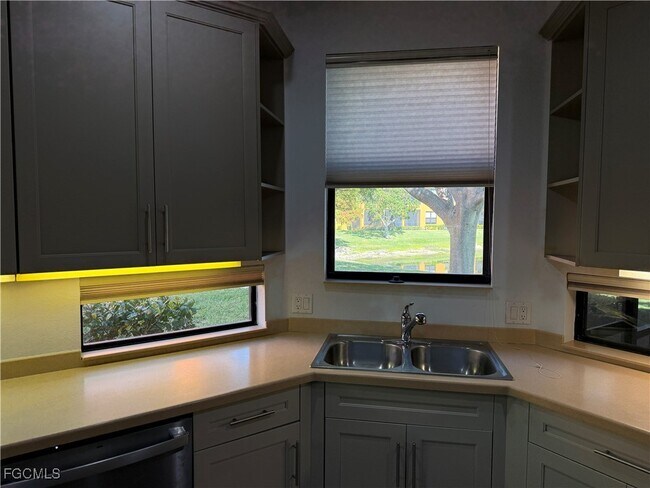 Building Photo - 15751 Prentiss Pointe Cir