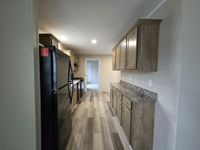 Building Photo - 325 Brutus Dr