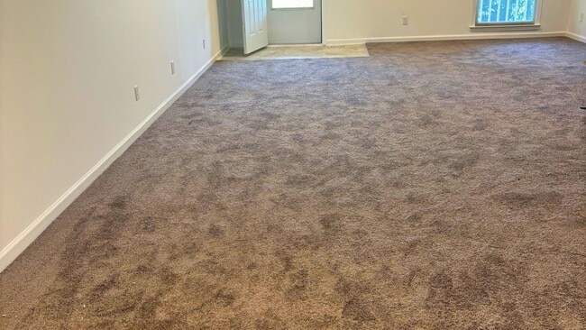 Building Photo - 905 Park Pl NE