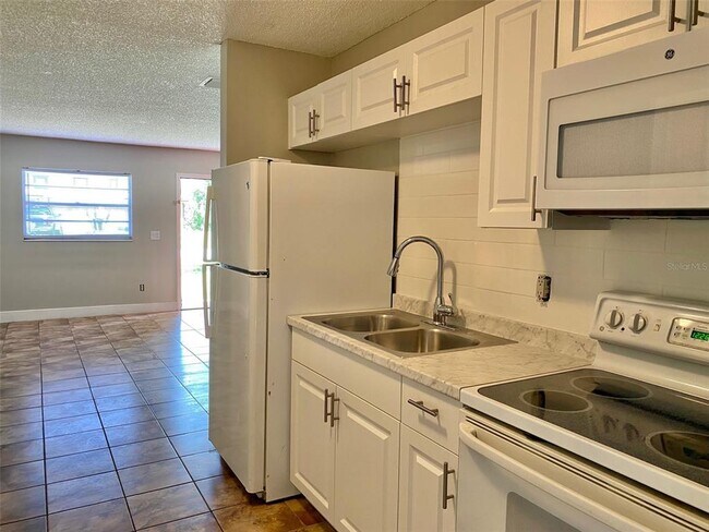 Building Photo - 127 S Bulova Dr