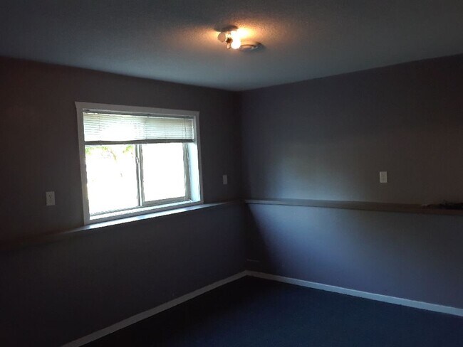 Building Photo - 1157 Atwood St S