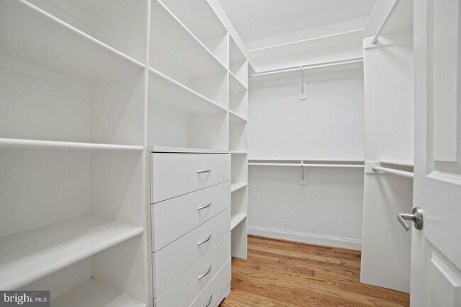 Building Photo - 5709 Wilson Ln