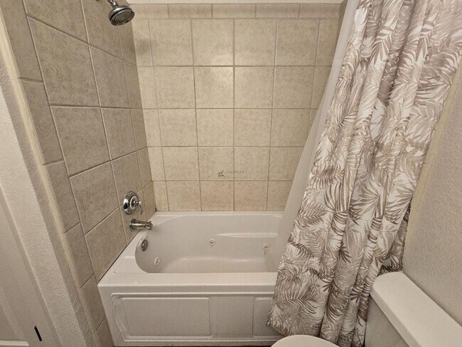 Building Photo - 601 W San Mateo Rd