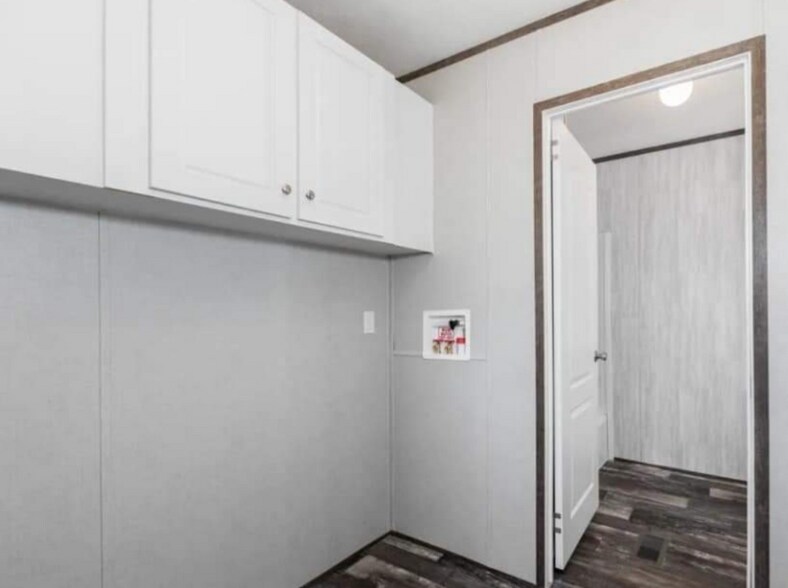 Building Photo - 310 Karlee Dr