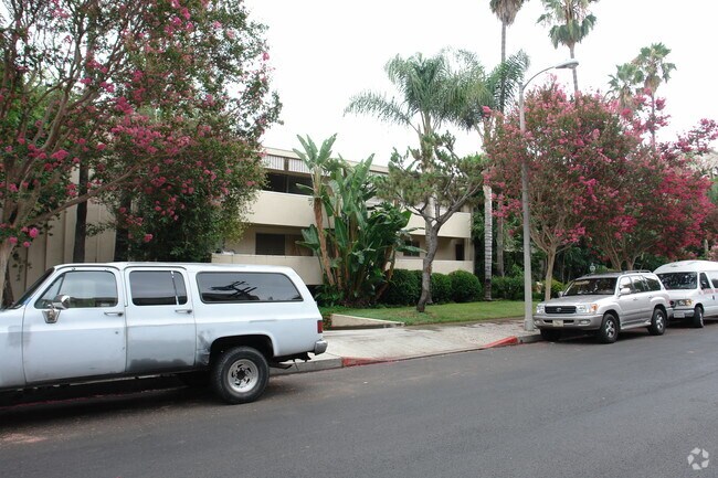 Primary Photo - Stern Avenue Apartments