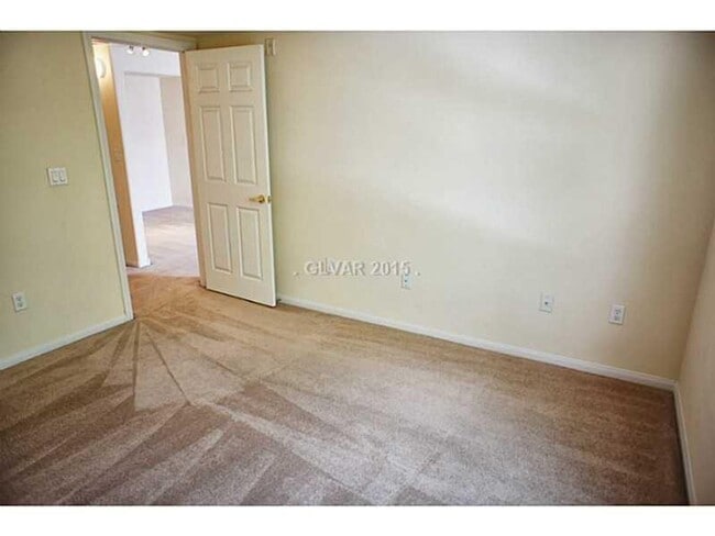 Building Photo - Cozy 1 Bedroom Condo in SW