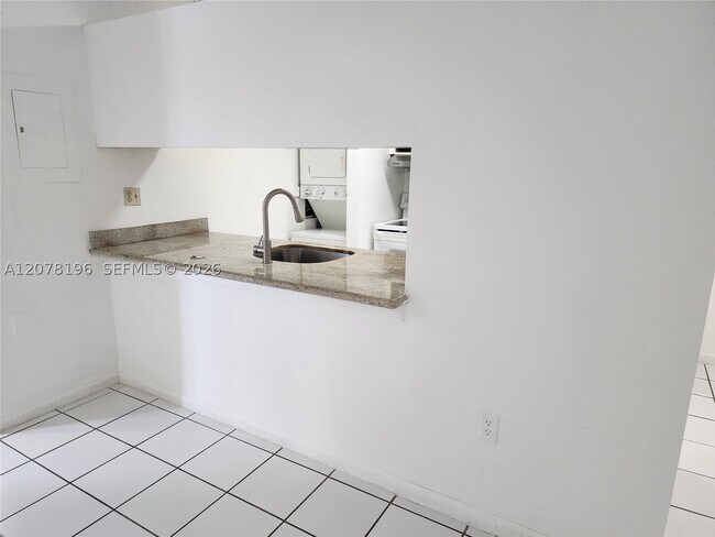 Building Photo - 15615 SW 74th Cir Dr