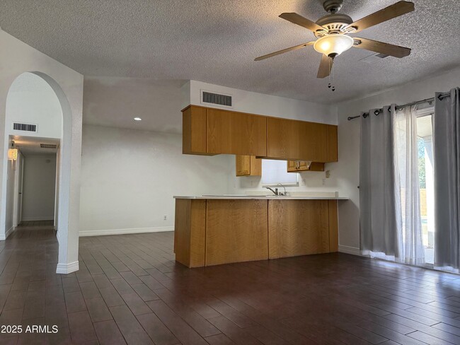 Building Photo - 564 S Creston