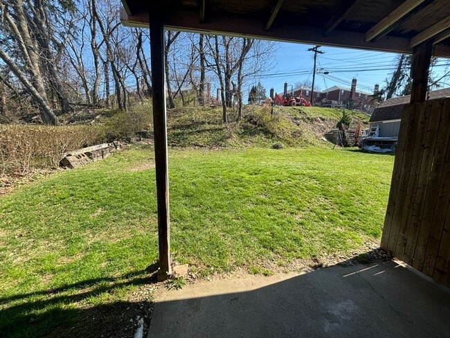 Building Photo - bev1552