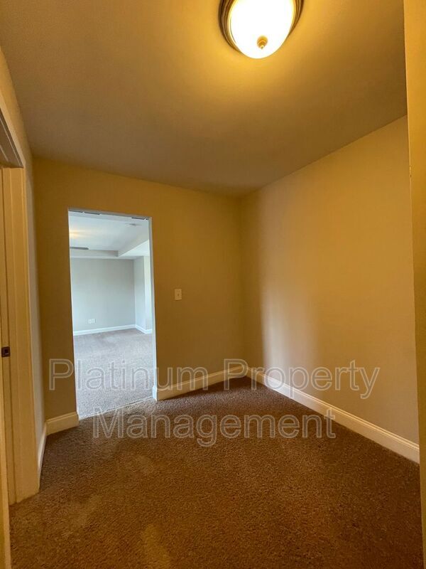 Building Photo - 1805 Warrington Way