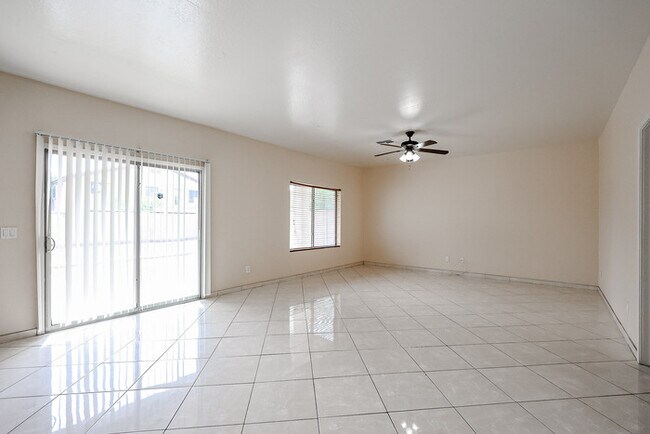 Building Photo - Beautiful 7 bedroom