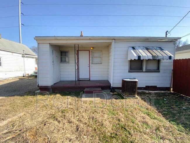 Building Photo - 433 S Evans Ave