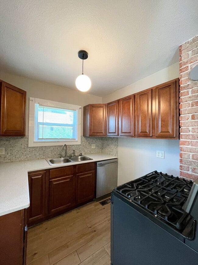 Building Photo - 2 Bed In Great Location