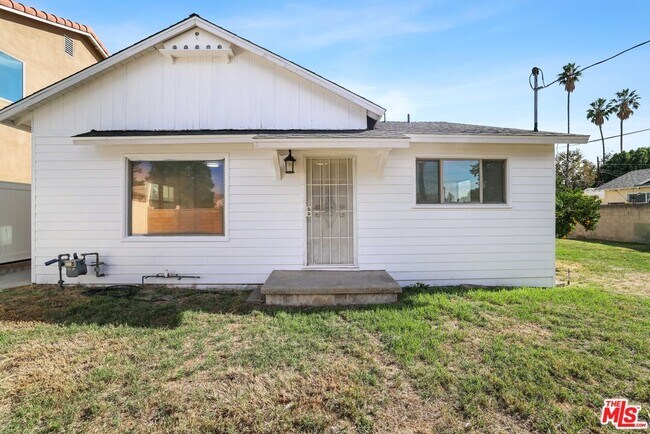 Building Photo - 20464 Elkwood St