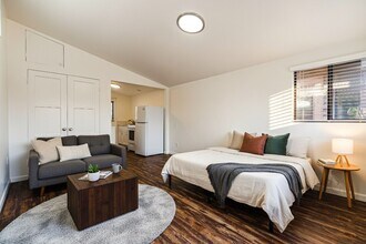 Building Photo - Reynard Way