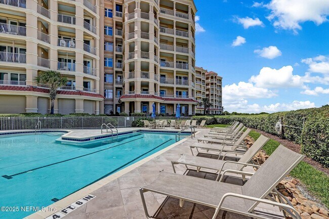 Building Photo - 426 Beachside Pl