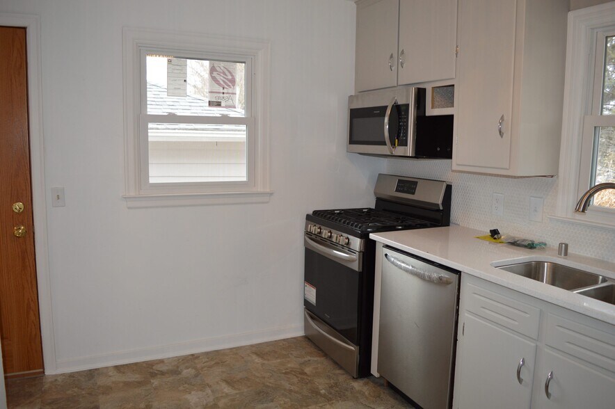 Building Photo - 5503 Flamingo Rd