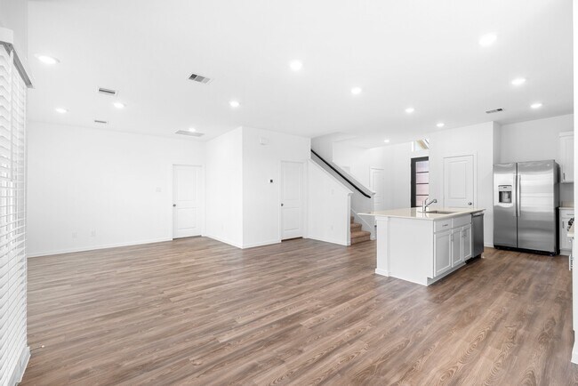 Building Photo - 27219 Henley Rdg Dr