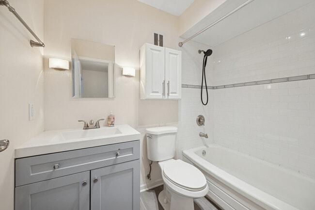 Building Photo - 21W225 Coronet Rd