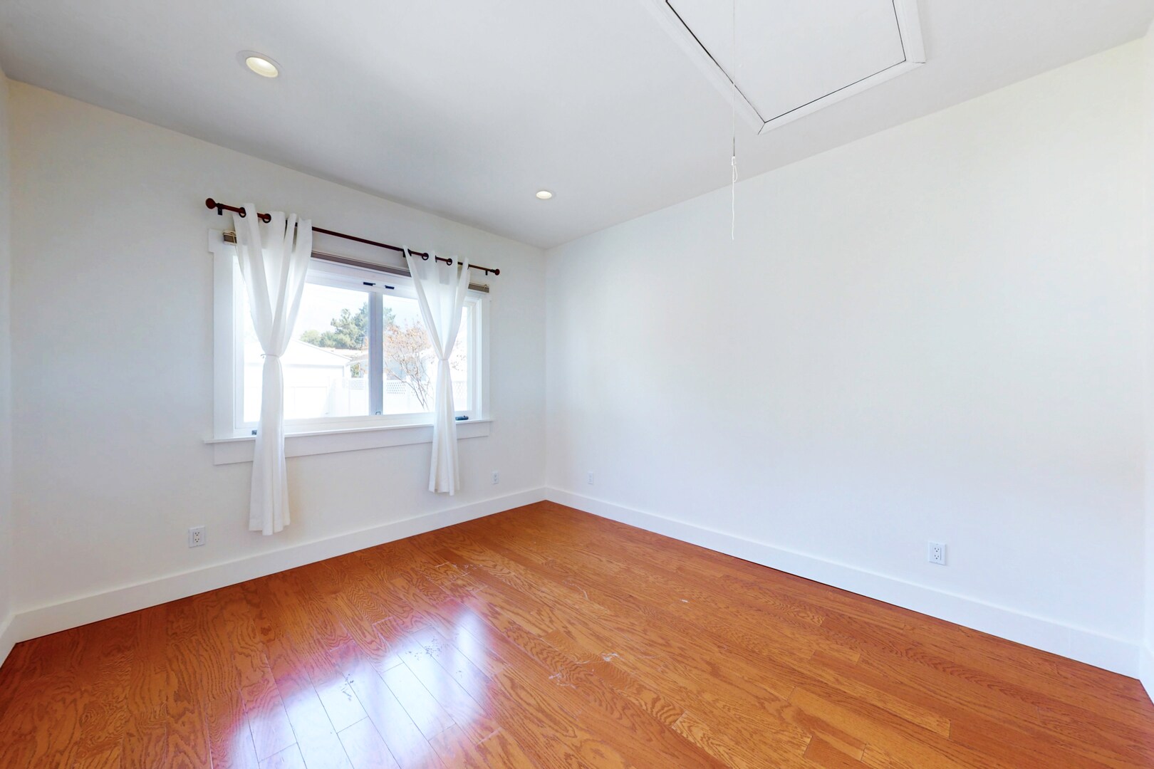 Building Photo - 1845 Las Lunas St