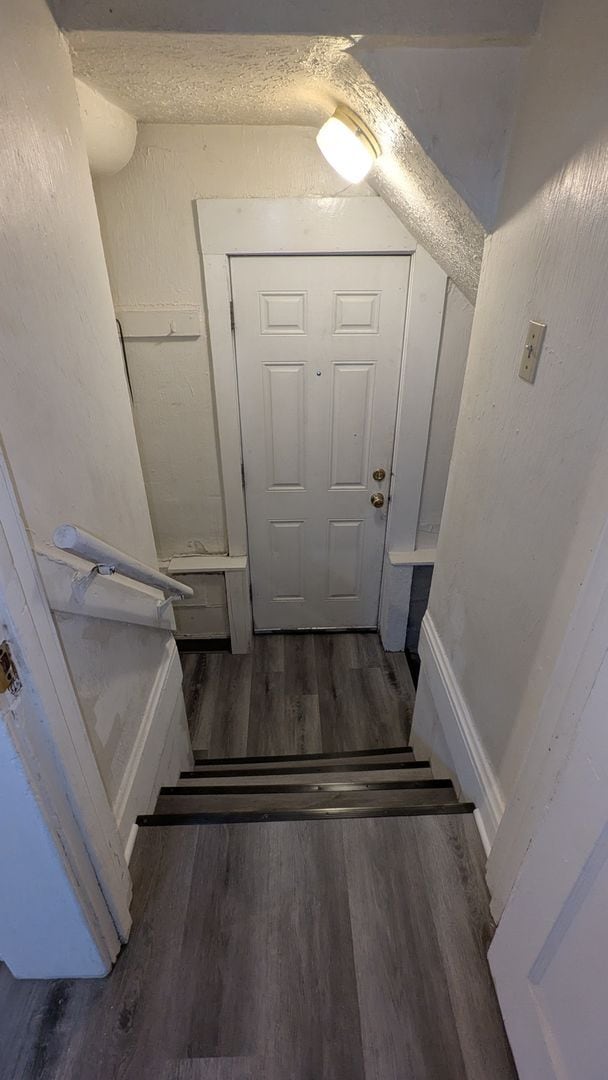 Building Photo - Charming 3-bedroom, 1-bathroom home located in the vibrant city of Akron