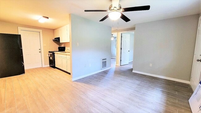 Building Photo - Charming 2 Bedroom, 1 Bath