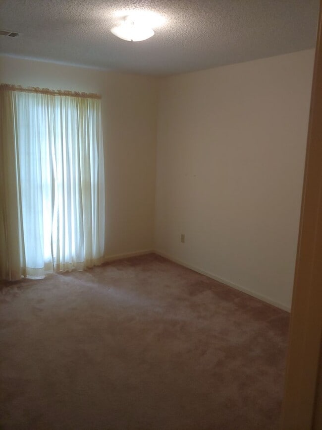 Building Photo - 4001 Hanover Ct