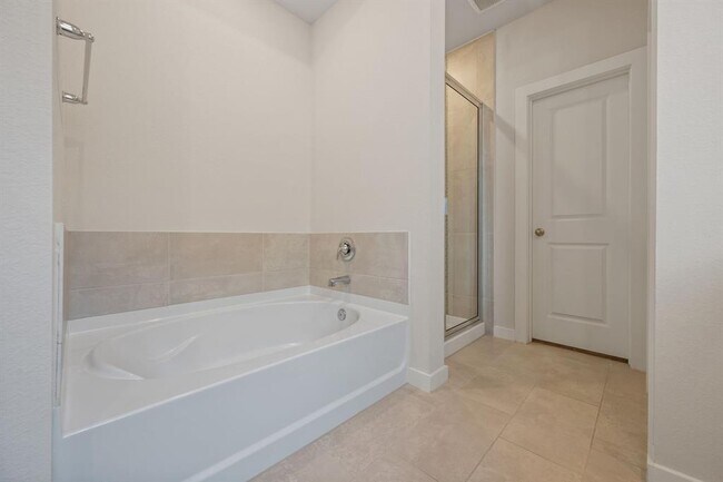 Building Photo - 17110 Mystic Rivers Ln