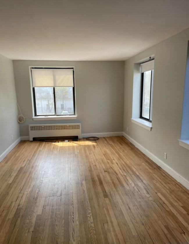 Building Photo - Updated 1 Bed Available 6/1/26