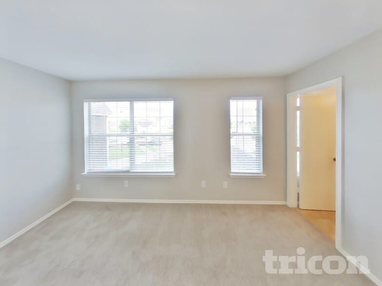 Building Photo - 1532 Pine Ln