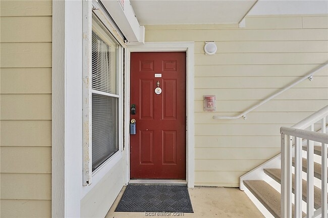 Building Photo - 529 Southwest Pkwy