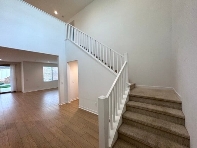 Building Photo - Spacious 4 Bedroom Home for Lease in Winch...