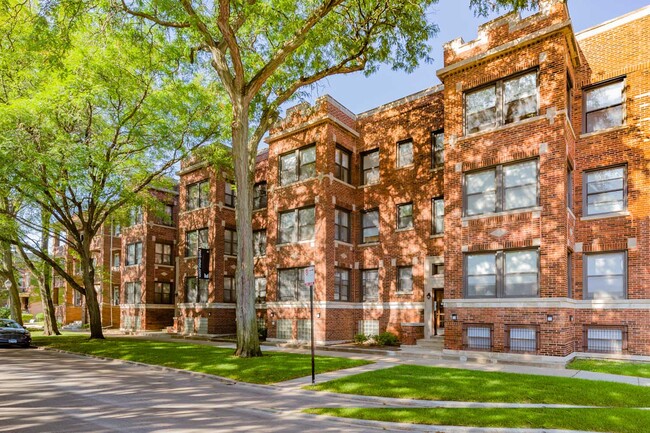 Building Exterior - 5400-5408 S. Ingleside Avenue