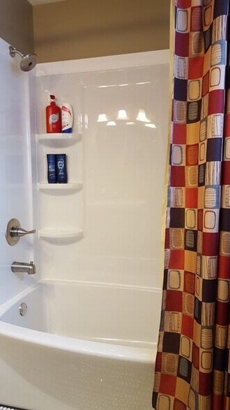 Bathroom - 2902 Wood Street