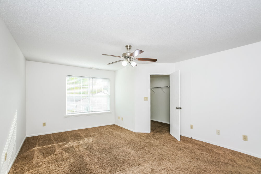 Building Photo - 7611 Buck Run Ct