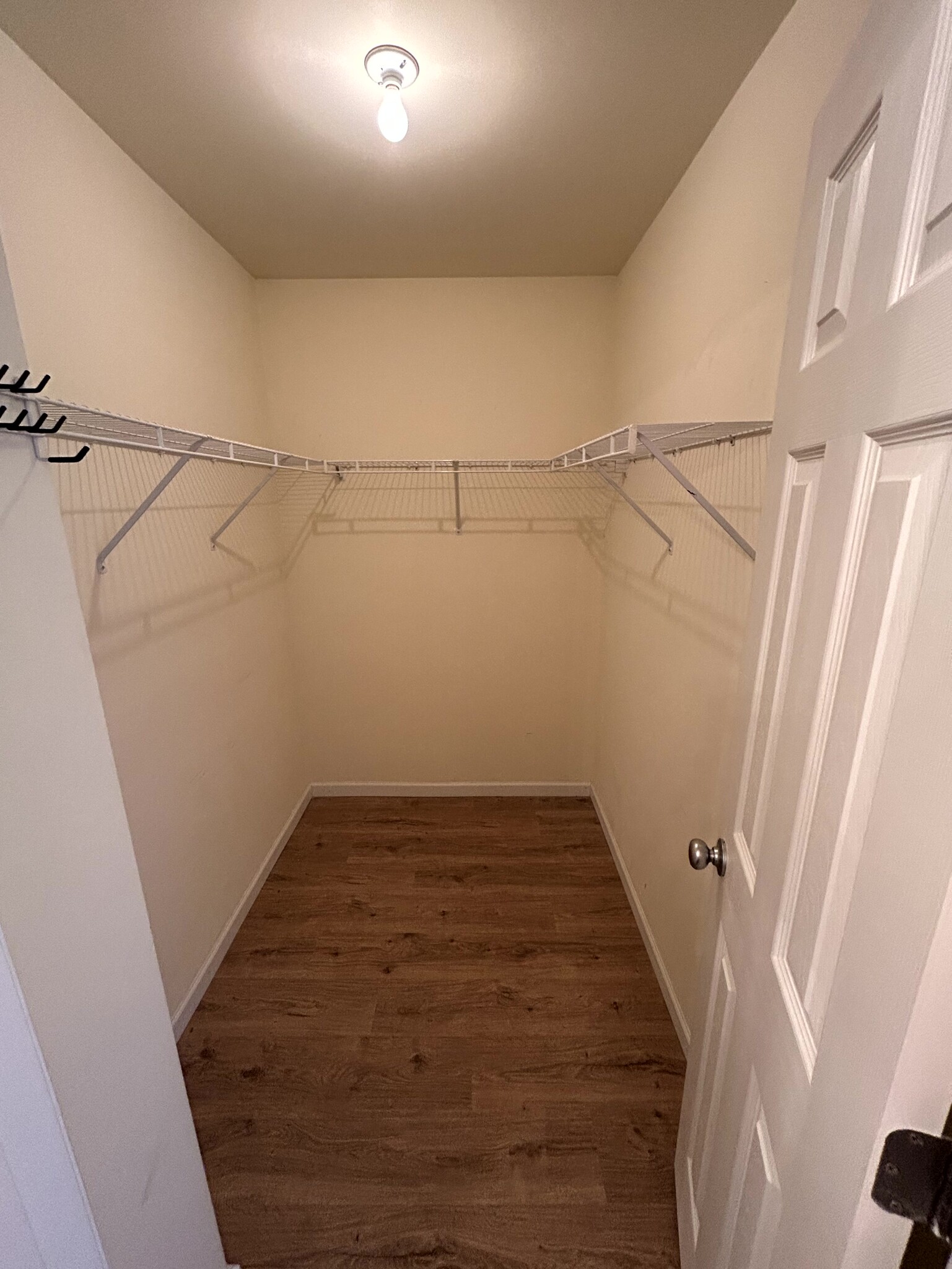 Building Photo - 122 Sonata Cir